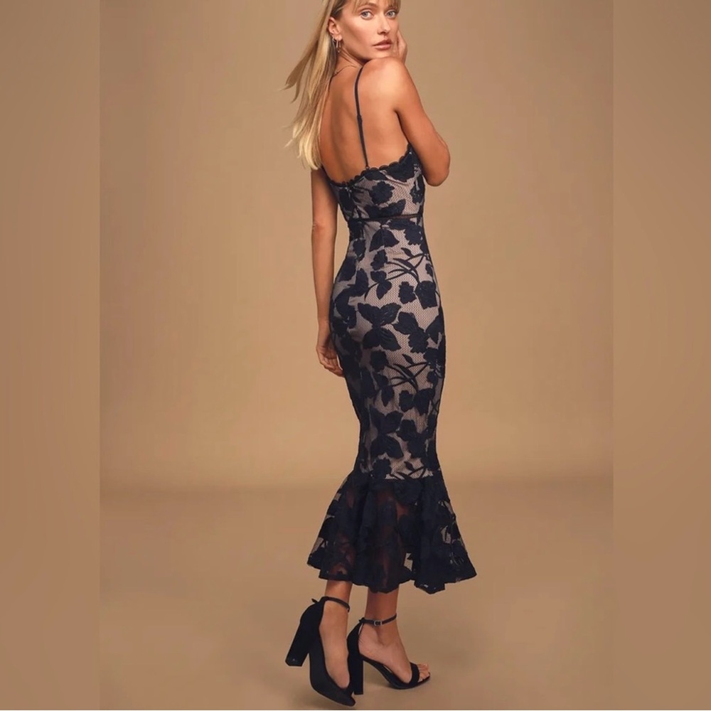 NWT Lulus Alluring Dream Navy Floral Lace Dress